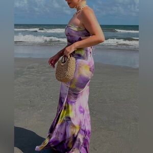 CLUB LONDON - LILAC PRINT STRAPLESS TWIST MAXI DRESS, gorgeous color!! Brand new